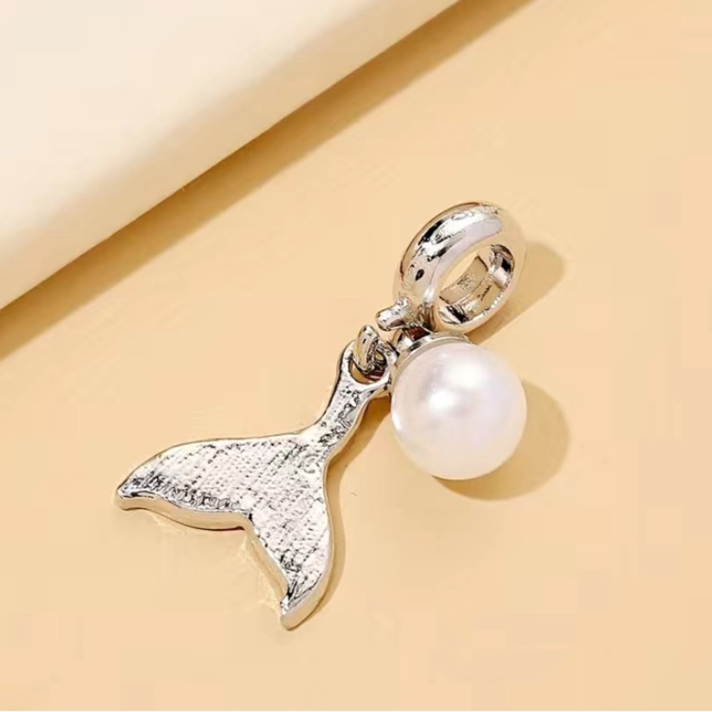 Mermaid charm - Picture 3 of 5